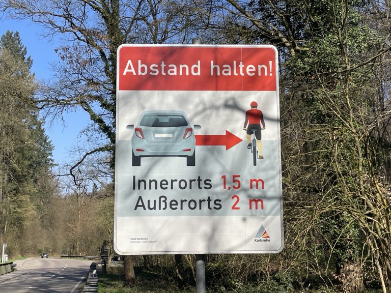 Grüne Fraktion für mehr Beschilderung zu Überholabständen – Verkehrssicherheit für Radfahrende weiter stärken